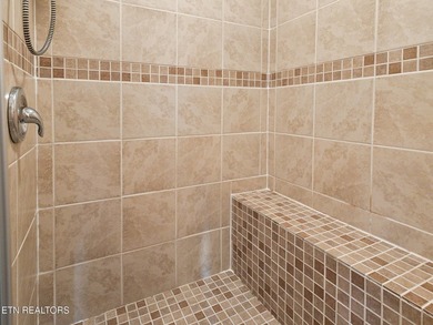 Beautiful Three Bedroom three and a half bath Lakeview and Lake - photo 49