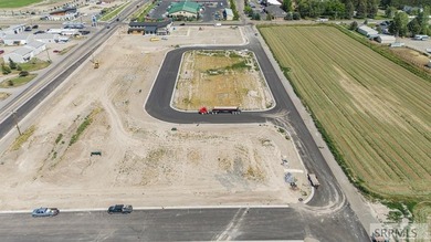 Next to Alliance Title and Fall River Family Medical! Build your - photo 1