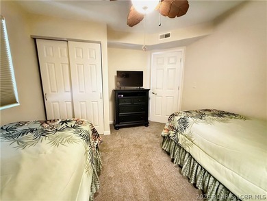 Enjoy lake living at its best in this well-maintained 2-bedroom - photo 23