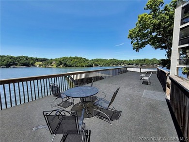 Enjoy lake living at its best in this well-maintained 2-bedroom - photo 37
