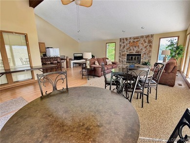 Enjoy lake living at its best in this well-maintained 2-bedroom - photo 46