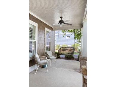Charming single-story cottage located in the highly desirable - photo 3