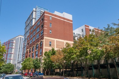 Rarely available 2-bedroom, 2-bathroom brick-and-concrete loft - photo 3