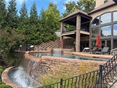 In The Villages at Shawnee Bend, this Lakefront estate blends - photo 4