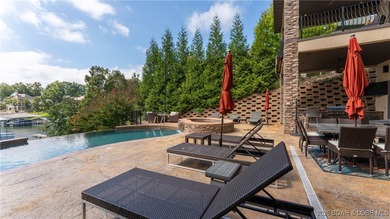 In The Villages at Shawnee Bend, this Lakefront estate blends - photo 6
