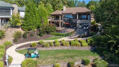 In The Villages at Shawnee Bend, this Lakefront estate blends - photo 7