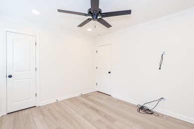 Beautifully renovated 4 bed/3 bath condo at Orleans Oaks, just 5 - photo 22