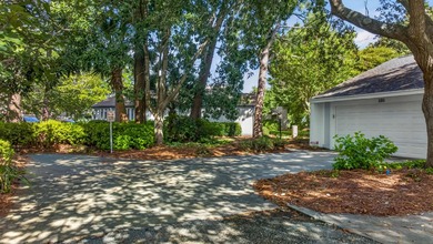 Nestled within the charming Linkside neighborhood of the - photo 38