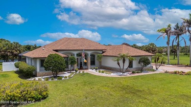 This Gorgeous Custom Built Lakefront Home on a 3.3 Acre Estate - photo 3