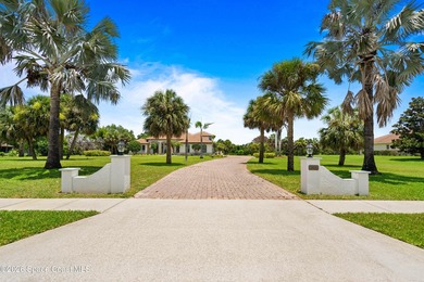 This Gorgeous Custom Built Lakefront Home on a 3.3 Acre Estate - photo 4
