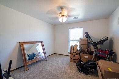 3 bed, 2 bath home near Arbuckle Lake! Open-concept living and - photo 11