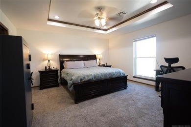 3 bed, 2 bath home near Arbuckle Lake! Open-concept living and - photo 13