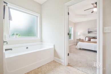 Welcome to this beautifully updated 5-bedroom, 3.5-bath home in - photo 15