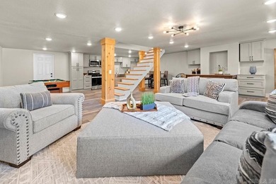 Welcome to this beautifully updated 3,850 sq ft home offering - photo 15