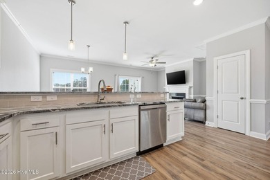 Beautifully maintained 3-bedroom, 2.5-bath luxury townhome - photo 15
