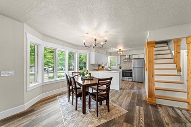 Welcome to this beautifully updated 3,850 sq ft home offering - photo 18