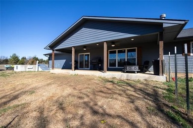 3 bed, 2 bath home near Arbuckle Lake! Open-concept living and - photo 19