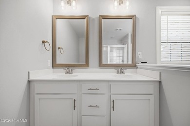 Beautifully maintained 3-bedroom, 2.5-bath luxury townhome - photo 26