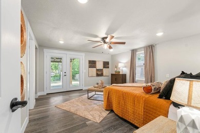 Welcome to this beautifully updated 3,850 sq ft home offering - photo 27