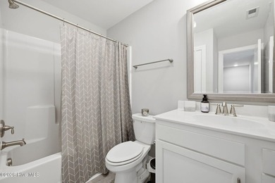 Beautifully maintained 3-bedroom, 2.5-bath luxury townhome - photo 29