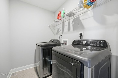 Beautifully maintained 3-bedroom, 2.5-bath luxury townhome - photo 35