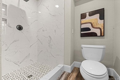 Welcome to this beautifully updated 3,850 sq ft home offering - photo 36