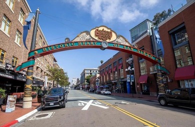 Nestled in the heart of the vibrant Gaslamp Quarter, this - photo 36