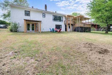 Welcome to this beautifully updated 3,850 sq ft home offering - photo 43
