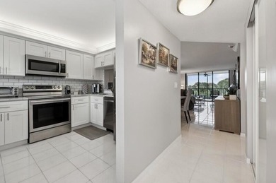 Totally renovated, updated condo detailed in beautiful neutral - photo 5