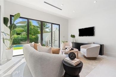 BRAND NEW CONSTRUCTION LUXURY PRIVATE TOWNHOUSE- JUST COMPLETED