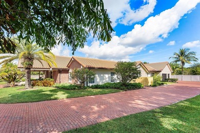 Contemporary Boca Raton Masterpiece with private 82-foot - photo 11
