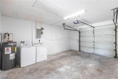 REMODELED 2 bedroom 2 bathroom with an oversized 1-car garage in - photo 17