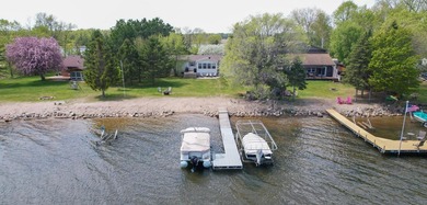Wake up to breathtaking views of Dead Lake and spend your days - photo 1