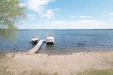 Wake up to breathtaking views of Dead Lake and spend your days - photo 2