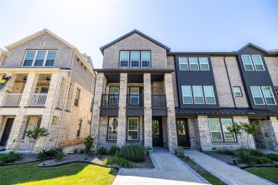 Lake Townhome/Townhouse For Sale in Arlington, Texas