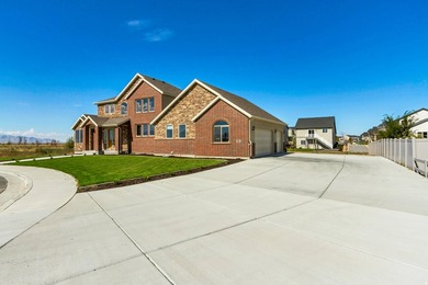 $50,000 PRICE REDUCTION!!! SELLER IS ALSO OFFERING $8,000 toward - photo 35