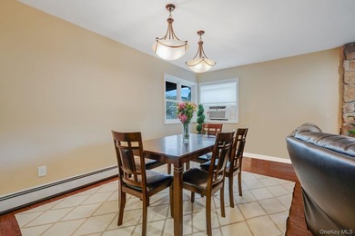 This is the kind of home that gives you options from the moment - photo 11