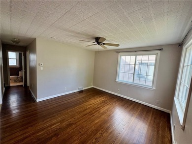 Welcome to 347 Stillwell Avenue, a charming Village of Kenmore - photo 12
