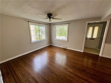 Welcome to 347 Stillwell Avenue, a charming Village of Kenmore - photo 13