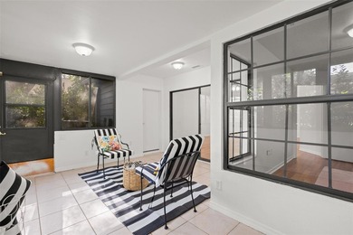 Location, Location, Location and pet friendly. Spacious and - photo 14