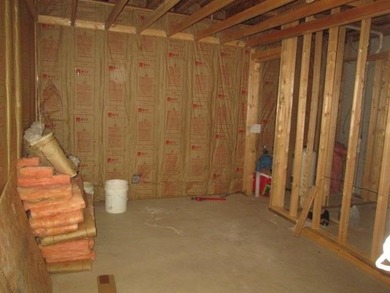 Escape to the beautiful lake view in this spacious 3 BR, 2 Bath - photo 22