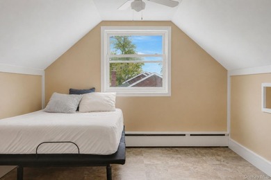 This is the kind of home that gives you options from the moment - photo 23