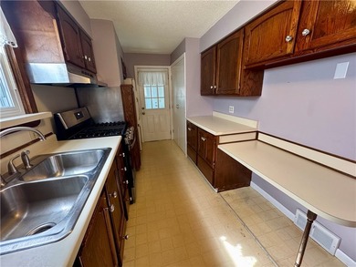 Welcome to 347 Stillwell Avenue, a charming Village of Kenmore - photo 25