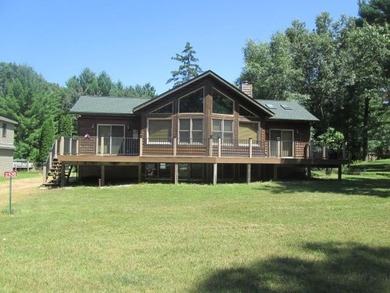 Escape to the beautiful lake view in this spacious 3 BR, 2 Bath - photo 25