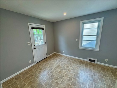 Welcome to 347 Stillwell Avenue, a charming Village of Kenmore - photo 28
