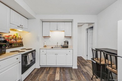This is the kind of home that gives you options from the moment - photo 28