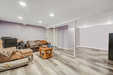 This is the kind of home that gives you options from the moment - photo 33