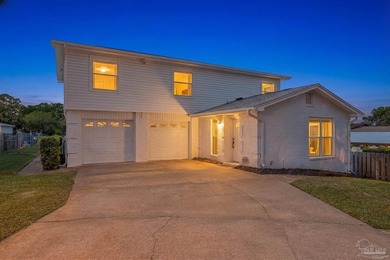 In the desirable Villa Venyce area, step into waterfront living - photo 3