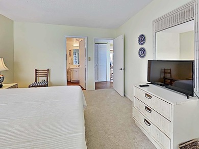 Heron Marsh Villa is a 3 bedroom, end unit villa at Litchfield - photo 12