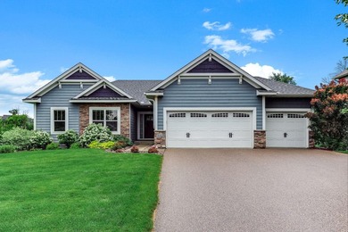 This beautifully maintained Prior Lake home features a spacious - photo 2